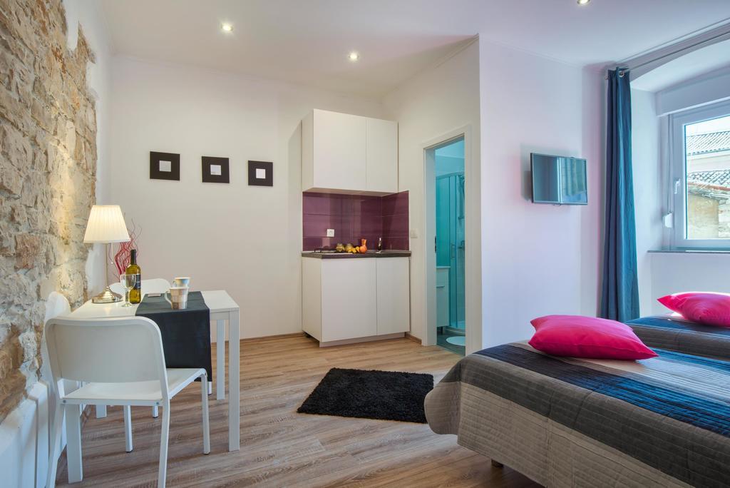 Top Center Rooms & Studio Pula Exterior foto