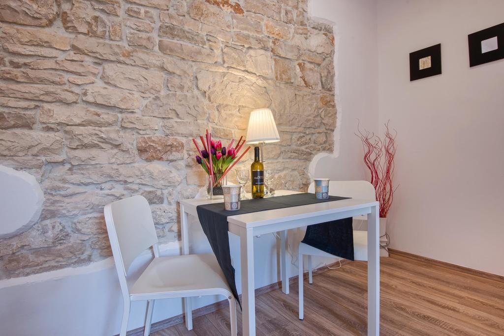 Top Center Rooms & Studio Pula Exterior foto
